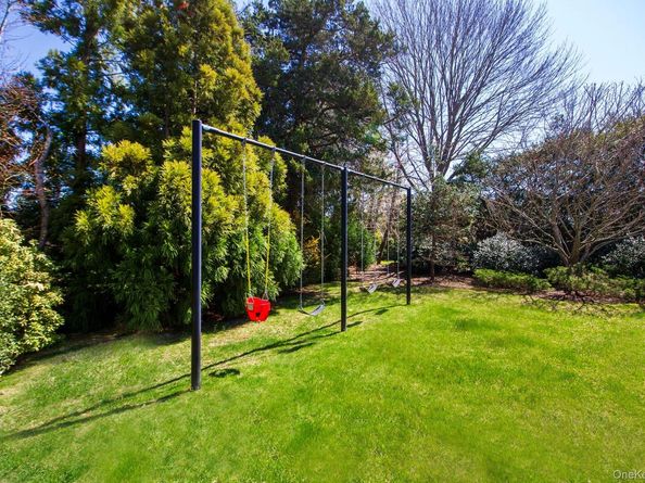 31 Paquatuck Avenue, East Moriches NY 11940