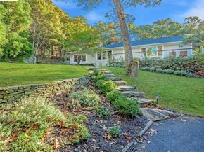 2 Captains Walk, East Hampton NY 11937