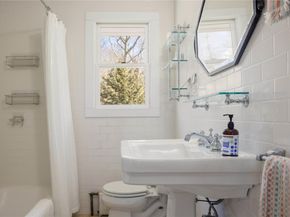 2 Captains Walk, East Hampton NY 11937
