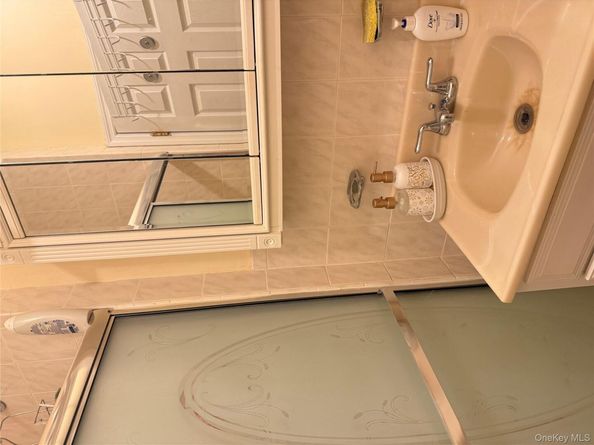 6813 60th Street, Ridgewood NY 11385