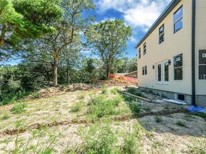 11 Sunrise Place, Farmingville NY 11738