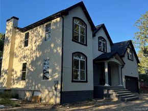 11 Sunrise Place, Farmingville NY 11738