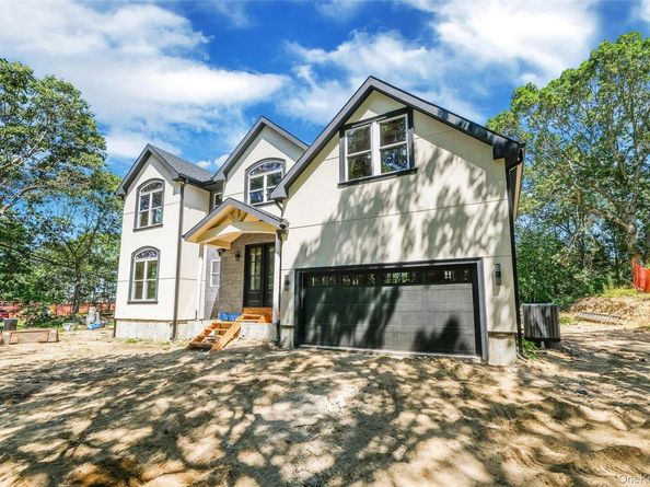 11 Sunrise Place, Farmingville NY 11738