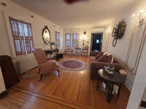 1041 Russell Street, Franklin Square NY 11010