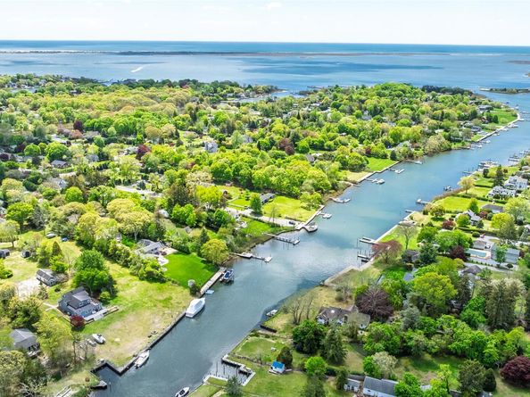 60A Union Avenue, Center Moriches NY 11934