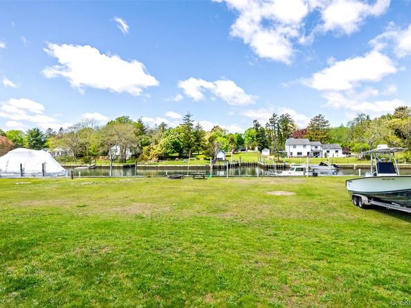 60A Union Avenue, Center Moriches NY 11934