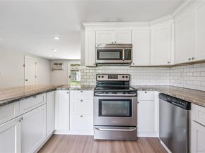11 Longleaf Lane, Medford NY 11763