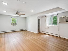11 Longleaf Lane, Medford NY 11763