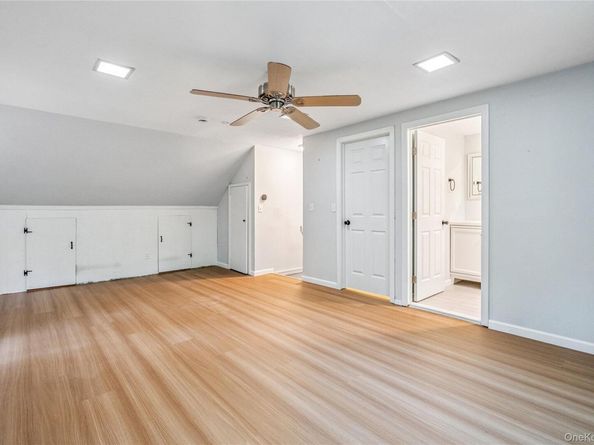 11 Longleaf Lane, Medford NY 11763