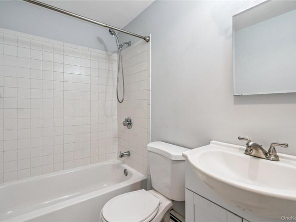 11 Longleaf Lane, Medford NY 11763