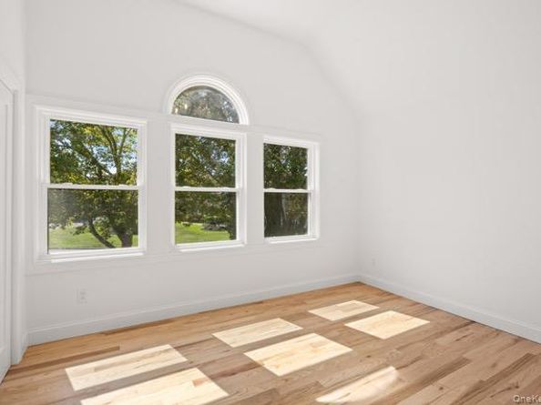 1 Miller Farms Court, Miller Place NY 11764