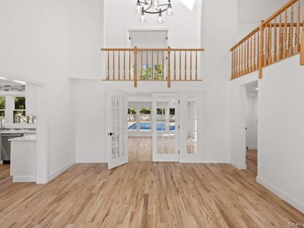 1 Miller Farms Court, Miller Place NY 11764