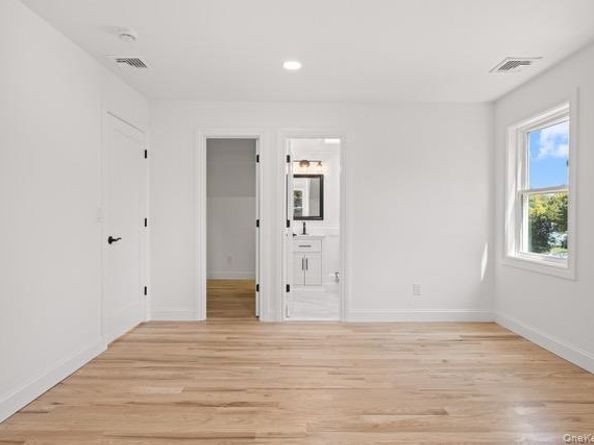 1 Miller Farms Court, Miller Place NY 11764
