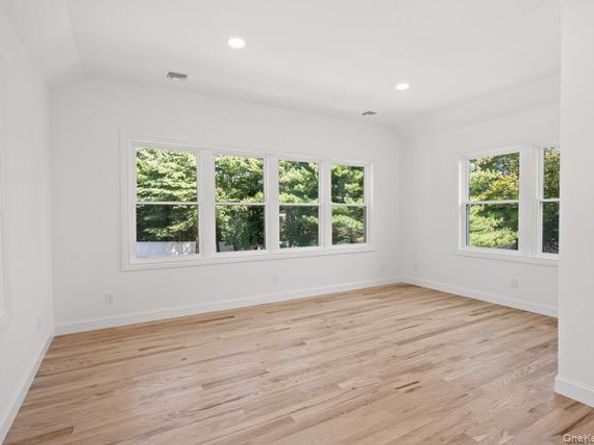 1 Miller Farms Court, Miller Place NY 11764