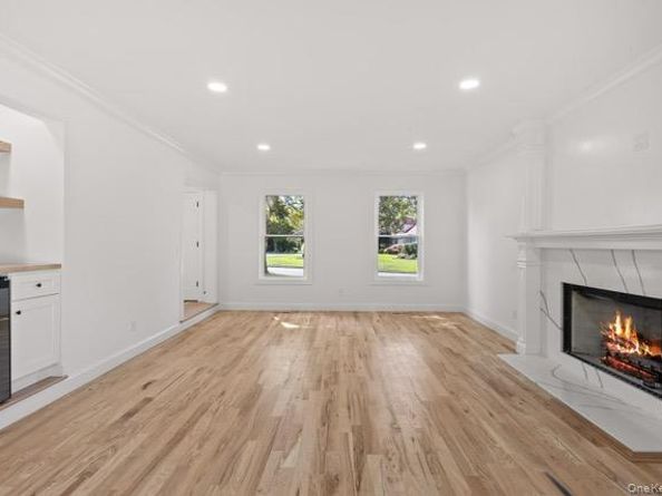 1 Miller Farms Court, Miller Place NY 11764