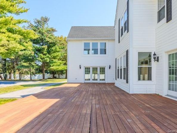 1 Miller Farms Court, Miller Place NY 11764