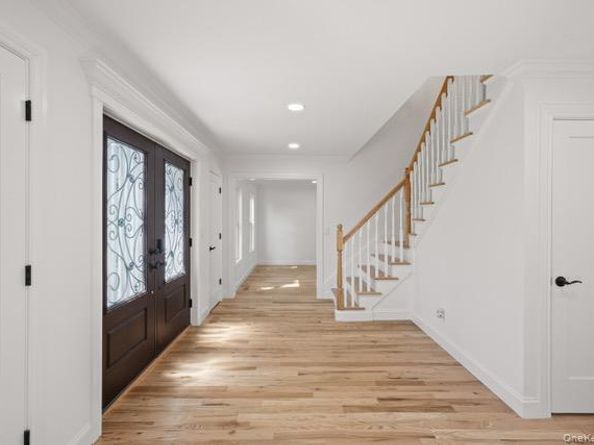 1 Miller Farms Court, Miller Place NY 11764