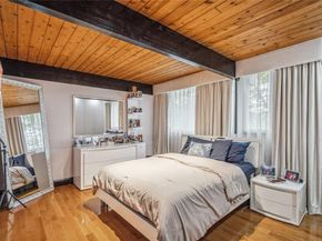 27 Parkway Drive, Roslyn Heights NY 11577