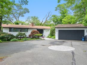 27 Parkway Drive, Roslyn Heights NY 11577