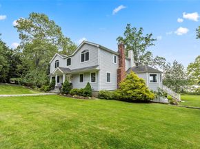 17 Youngs Lane, Setauket NY 11733