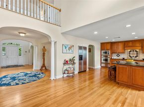 17 Youngs Lane, Setauket NY 11733