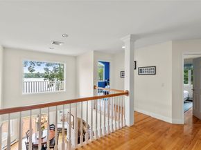 17 Youngs Lane, Setauket NY 11733