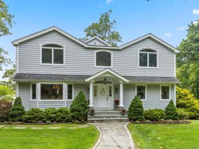 17 Youngs Lane, Setauket NY 11733