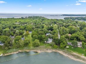 17 Youngs Lane, Setauket NY 11733