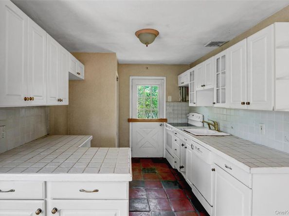 187 Audwin Drive, Islip Terrace NY 11752