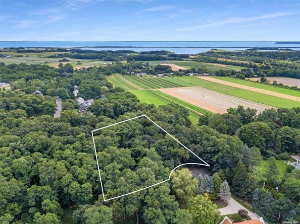 150 N Hillcrest Drive, Orient NY 11957