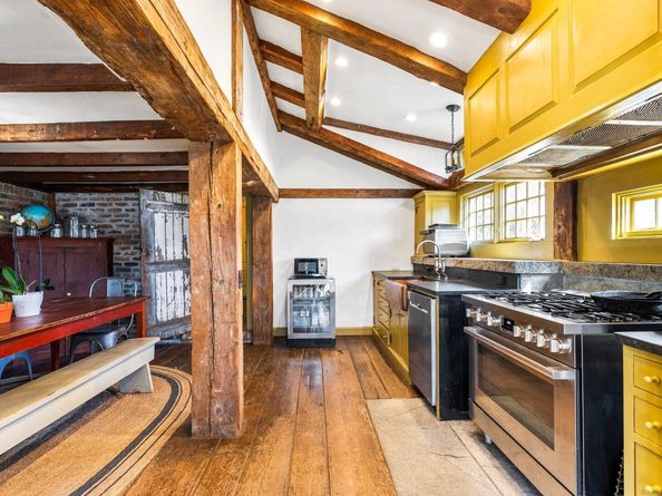 1 Coburn Road W, Sherman CT 06784