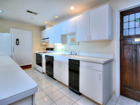 26 Cove Avenue APT 3B, Norwalk CT 06855