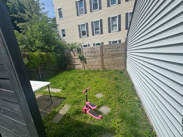 Undisclosed Address #24098528, Bridgeport CT 06607