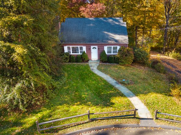 22 Ramapoo Hill Road, Ridgefield CT 06877