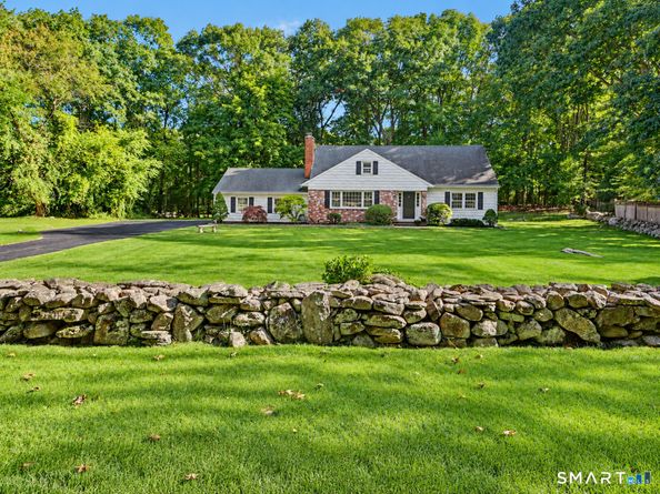 17 Driftwood Lane, Norwalk CT 06851