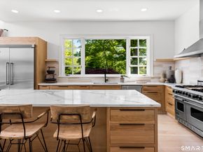 111 Golden Pond Lane, Fairfield CT 06824