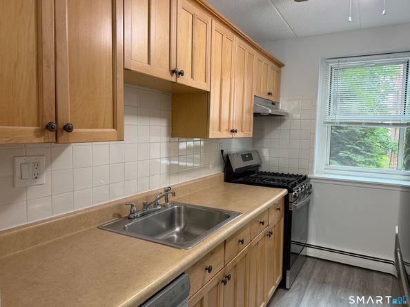 27 Northill Street 1P, Stamford CT 06907