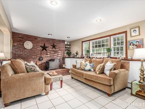 3 Poe Place, Shelton CT 06484