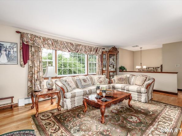 3 Poe Place, Shelton CT 06484