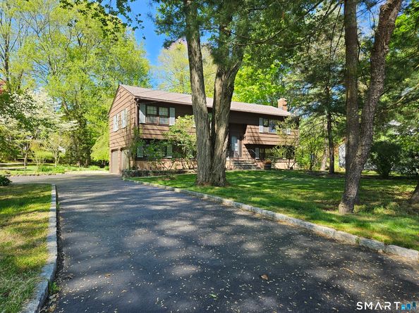 2010 Old Town Road, Trumbull CT 06611