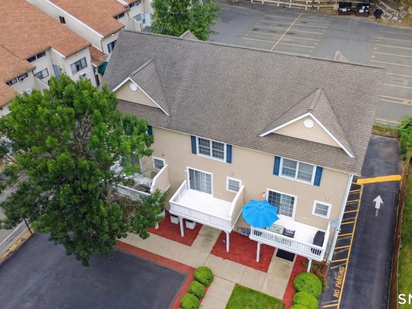 29 Town Hill Avenue 7, Danbury CT 06810