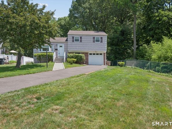 8 Stanwick Circle, Stamford CT 06905
