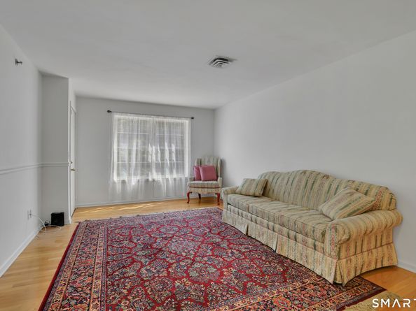 12215 Arganese Place 12215, Trumbull CT 06611