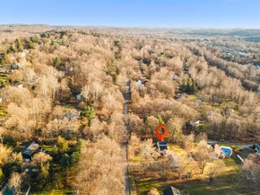 22 Old Middle Road, Brookfield CT 06804