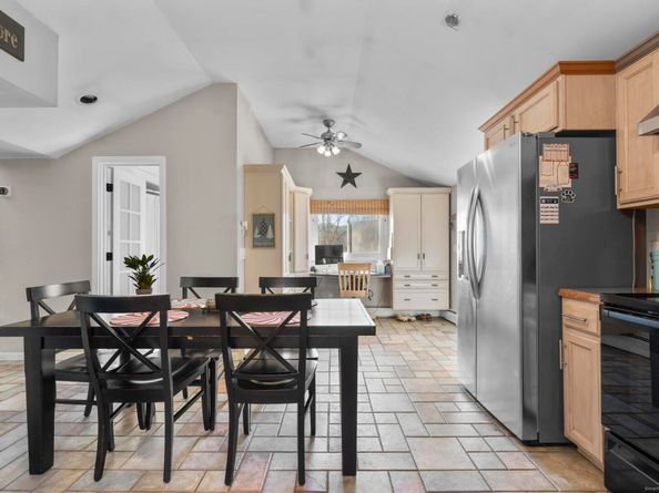 22 Old Middle Road, Brookfield CT 06804