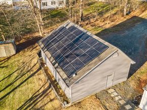 22 Old Middle Road, Brookfield CT 06804