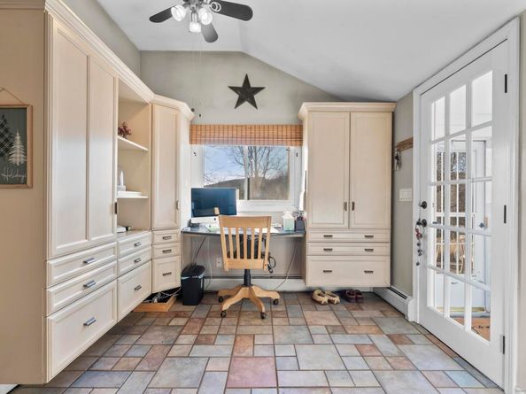 22 Old Middle Road, Brookfield CT 06804