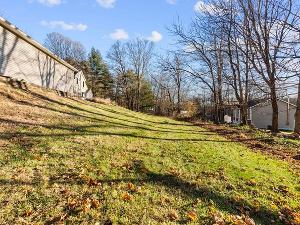 22 Old Middle Road, Brookfield CT 06804