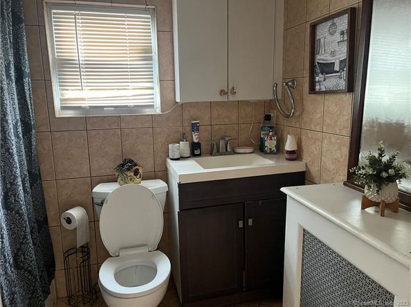 16 Dr Aaron B Samuels Boulevard, Danbury CT 06810