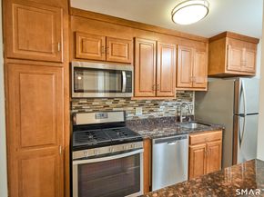 2625 Park Avenue 9R, Bridgeport CT 06604